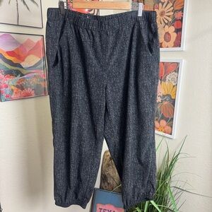 Style & Co | black and white polka dot capris | XL